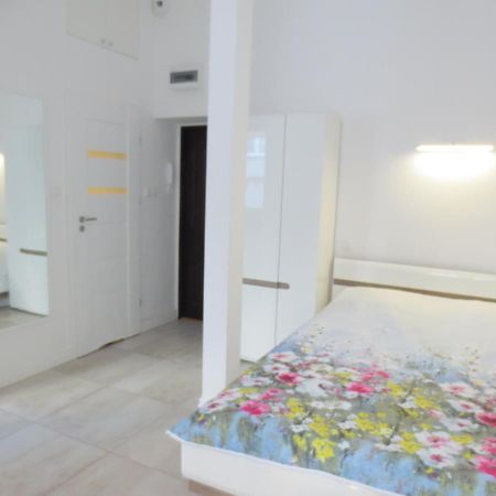 Lovely Apartment In The Heart Of The Old Town Danzig Exterior foto