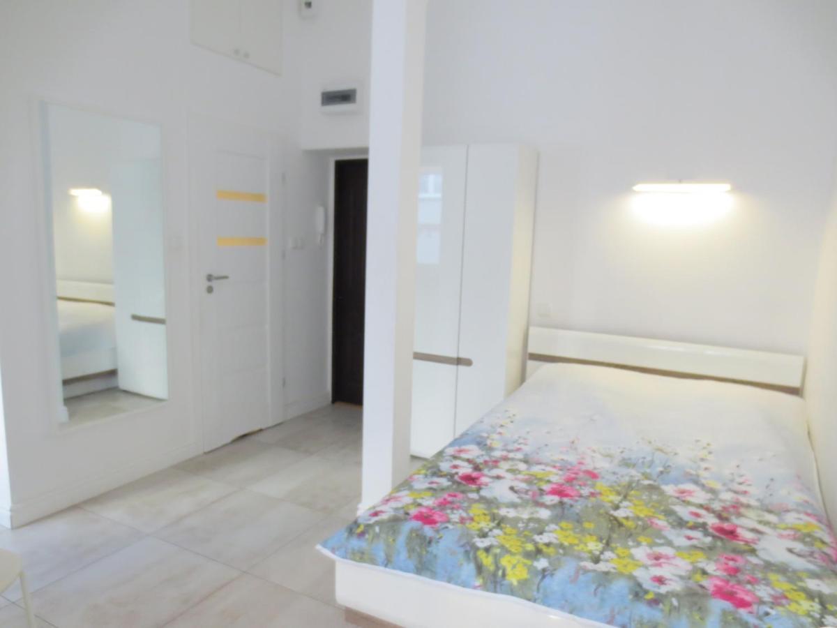Lovely Apartment In The Heart Of The Old Town Danzig Exterior foto